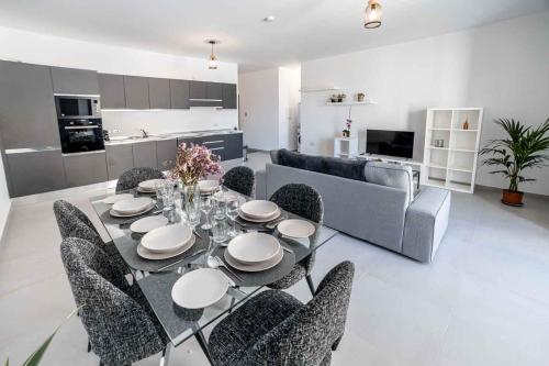 Sliema 3 bedroom Apartment — 4-Star Luxury Hotel in Sliema, Malta