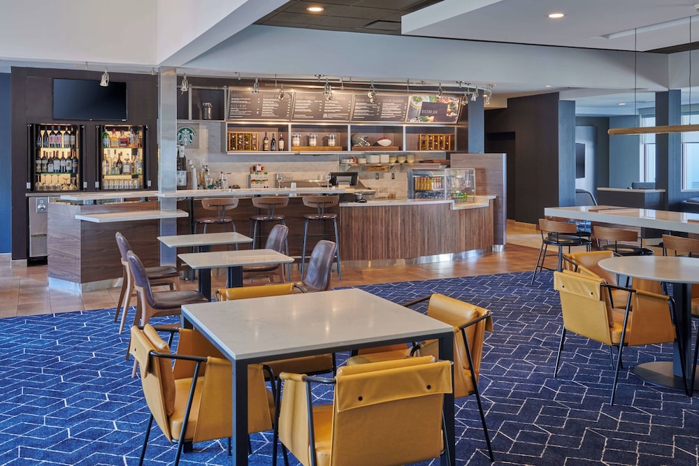 Courtyard by Marriott Chicago Highland Park Northbrook - photo 35