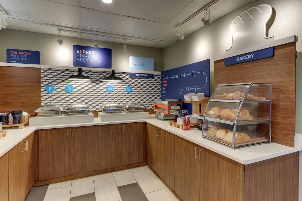Holiday Inn Express Cincinnati North Monroe by IHG - photo 30