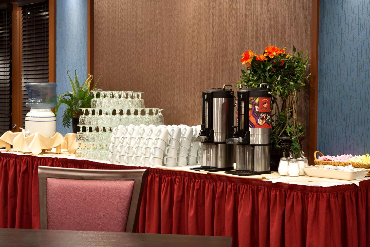 Holiday Inn Newark Intl Airport North - photo 20