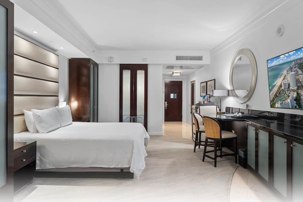 Fontainebleau Miami Beach Private Luxury Suites - photo 55