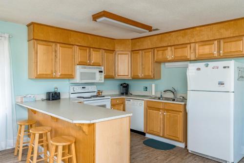 Kay La Plaj by Oak Island Accommodations - photo 12