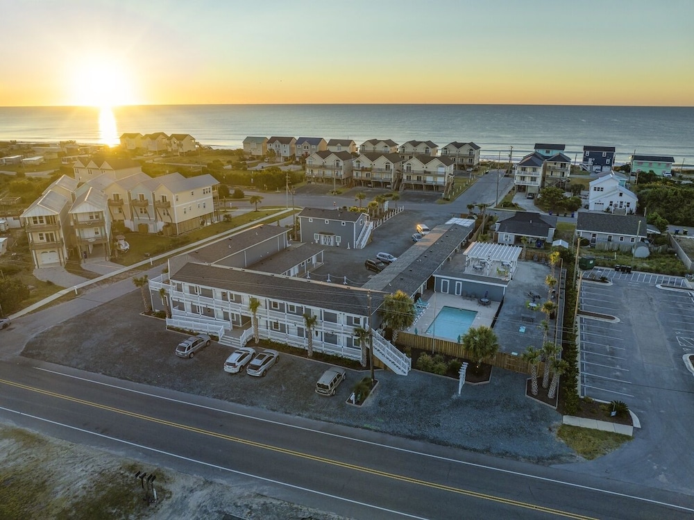 Loggerhead Inn and Suites - photo 110