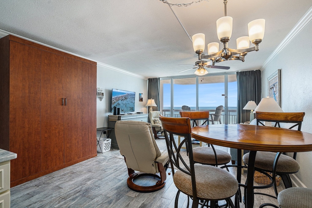 1009 Waters Edge Resort 1 Bedroom Condo by RedAwning - photo 21