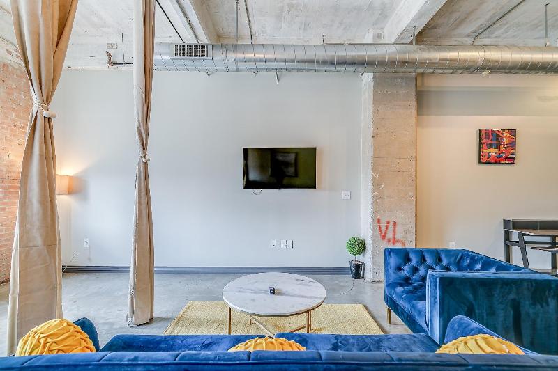 Luxury Downtown Dallas Stay by Amyfinehouse - photo 247