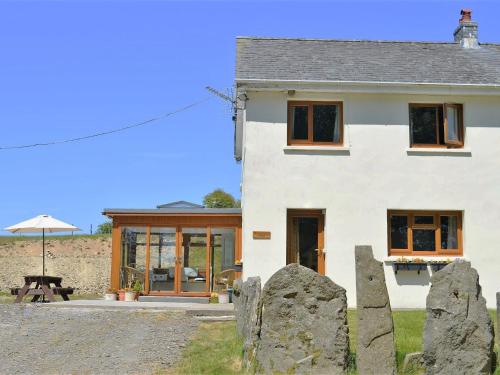 3 Bed In Llanllwni 91447 — Pencader