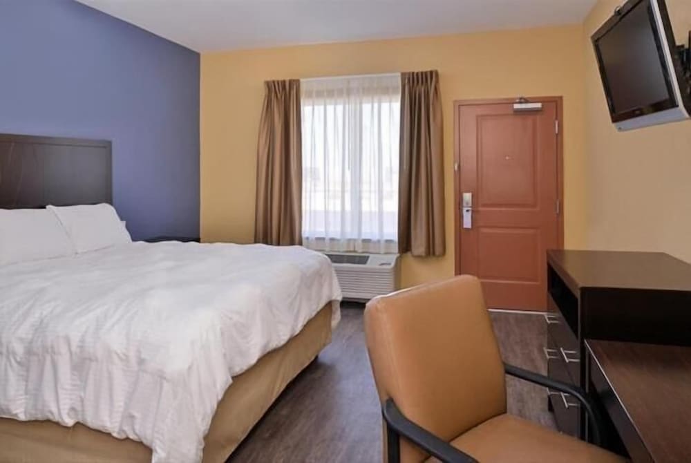 La Bonita Inn & Suites - photo 7