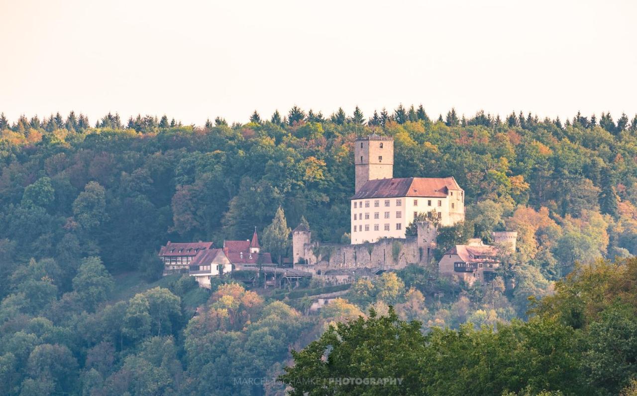 Wohnen Auf Der Ritterburg — hotel in Hassmersheim