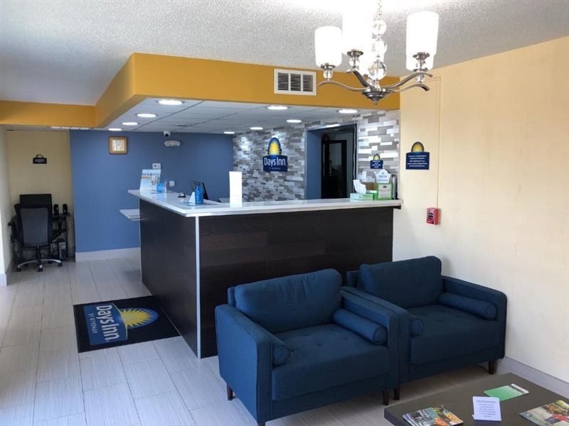 Days Inn by Wyndham King Winston Salem Area - photo 6
