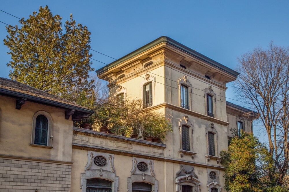 Castello Charme Style House — 4-Star Luxury Hotel in Milan, Italy