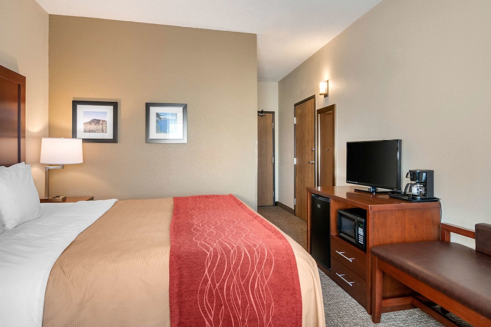 Comfort Inn Medford North - photo 32