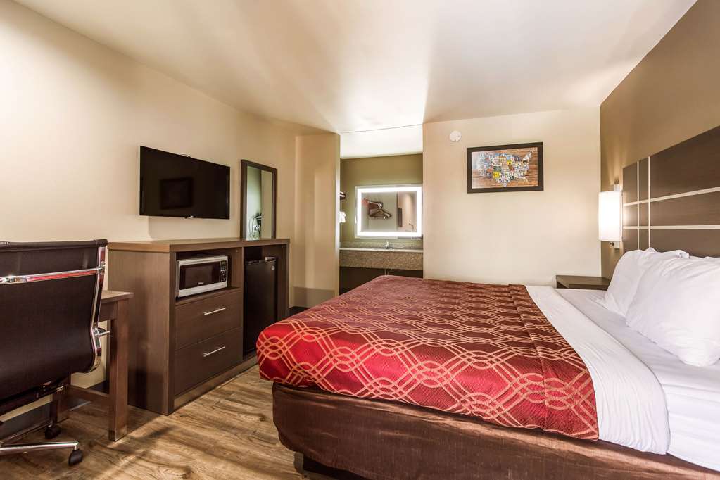 Econo Lodge Inn & Suites Murfreesboro Shopping District - photo 19
