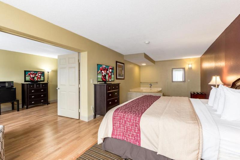 Days Inn by Wyndham Muskegon - photo 29