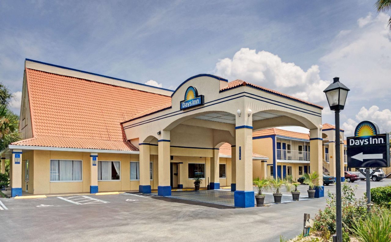 Days Inn by Wyndham Jacksonville South Memorial Hospital in Jacksonville, United States