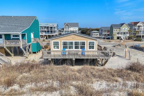 The Beach Fact Oar by Oak Island Accommodations - photo 31