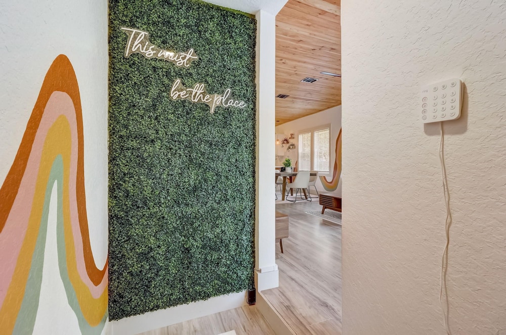 The Retro Retreat Close to Downtown Fort Sam - photo 7