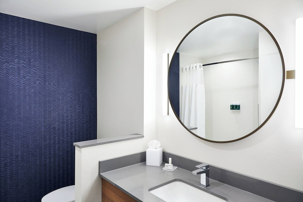 Fairfield Inn & Suites by Marriott Sheboygan - photo 12