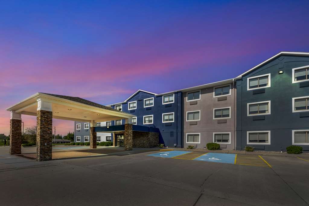 Comfort Inn Kendallville IN - featured photo