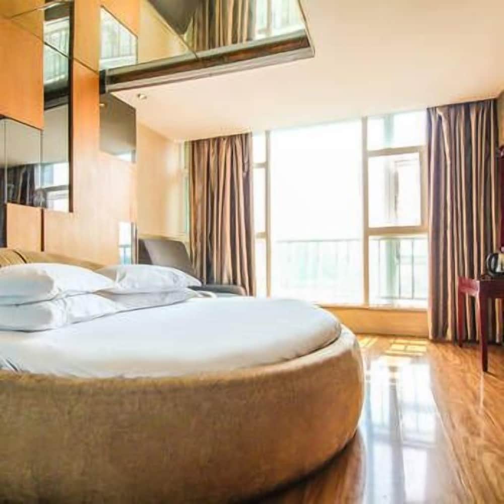 Baiheng Hotel — 4-Star Luxury Hotel in Chengdu, People's Republic of China