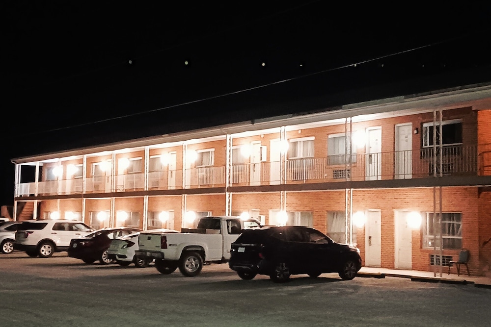 Sheldon's Motel and Restaurant - photo 28