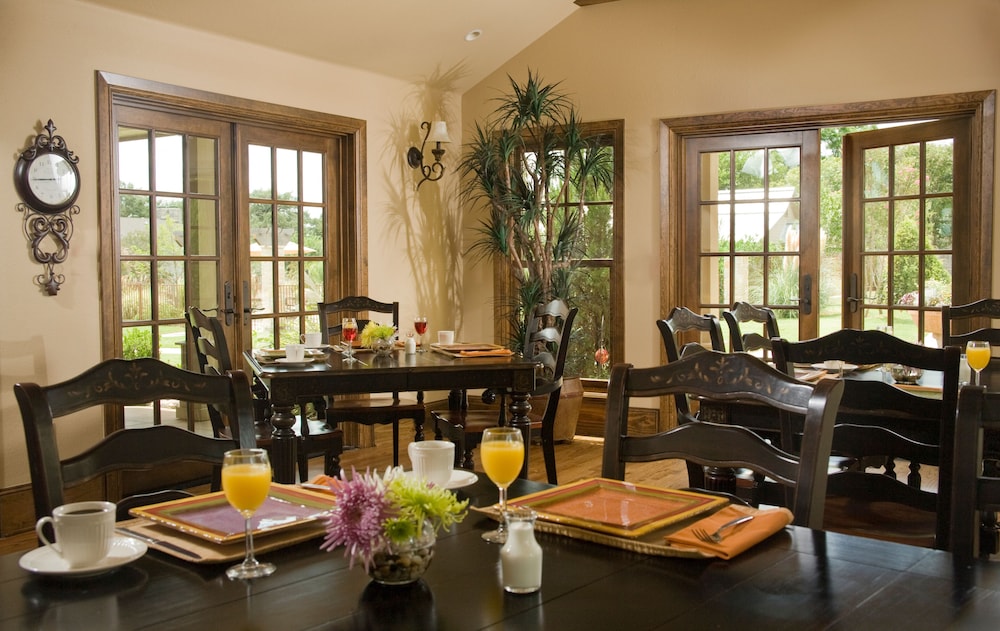 Inn on Lake Granbury a Boutique Hotel - photo 24