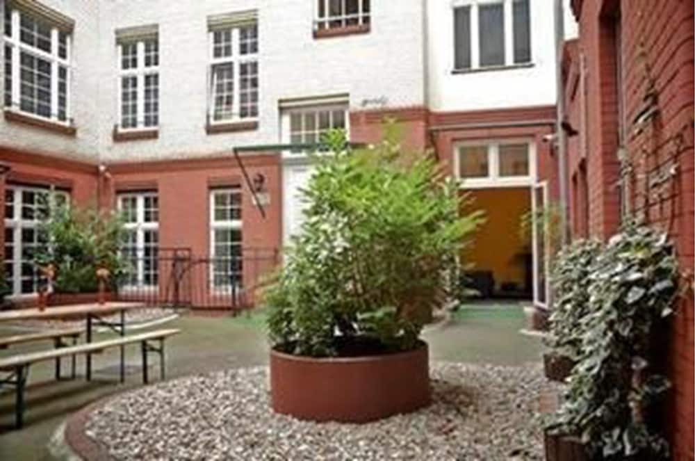 Erlanger Hof - carbon neutral hotel in Berlin