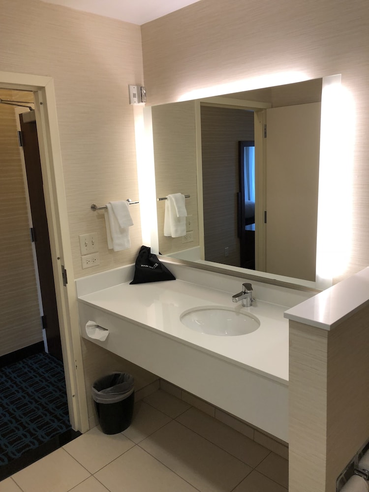 Fairfield Inn & Suites by Marriott Decorah - photo 22
