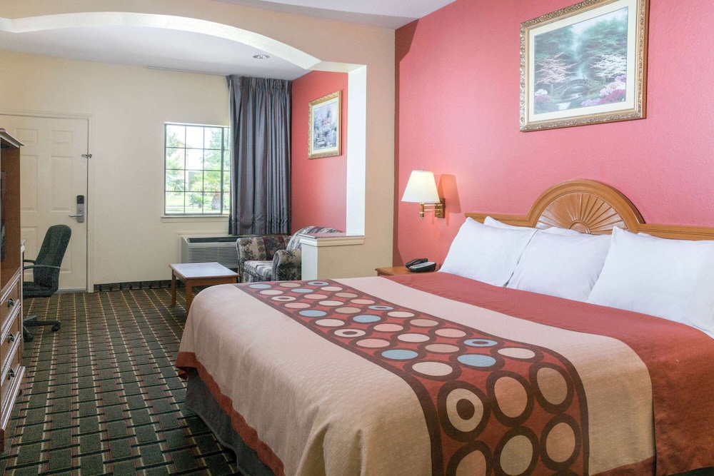 Super 8 by Wyndham Stafford Sugarland Area - photo 8