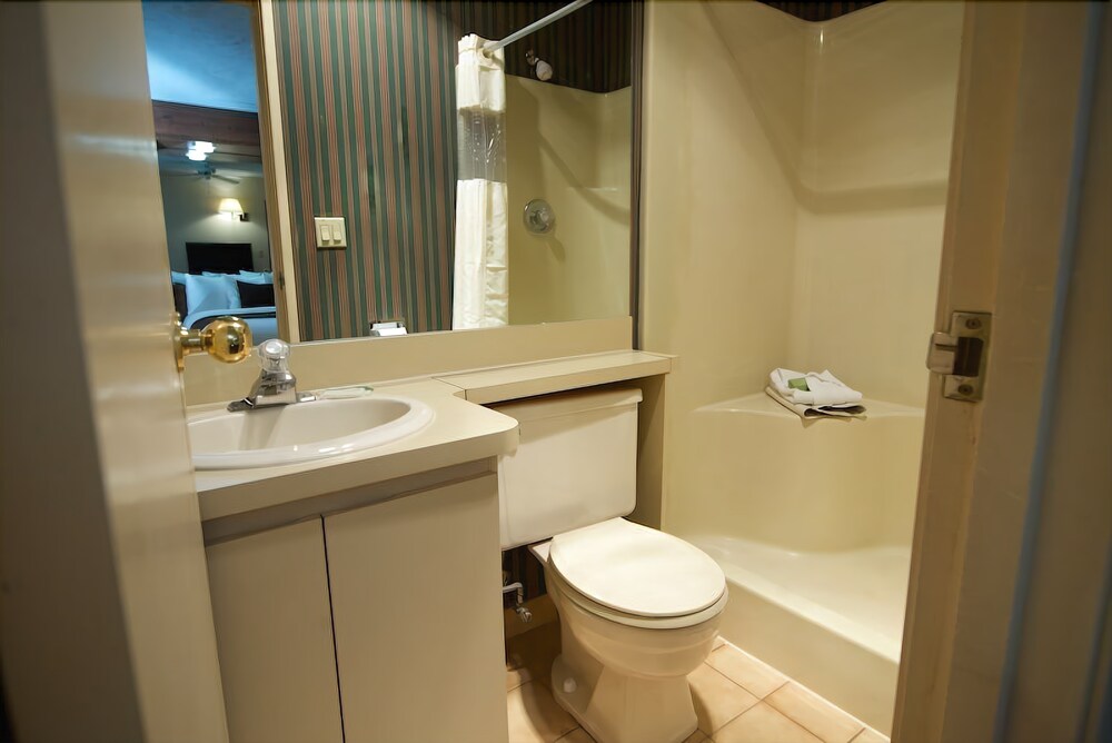 Split Rock Resort - photo 13