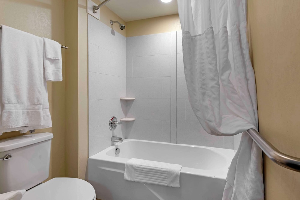 Comfort Inn & Suites Wilkes Barre Arena - photo 28