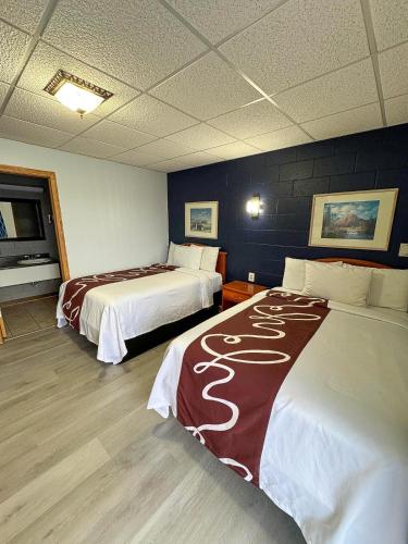 Sleep Ees Inn Saginaw - photo 11