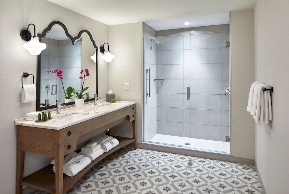 The Hamilton Alpharetta Curio Collection by Hilton - photo 24