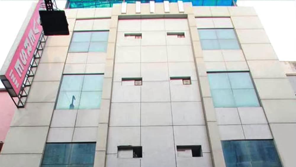 Hotel Elegant International by OYO in Delhi, India