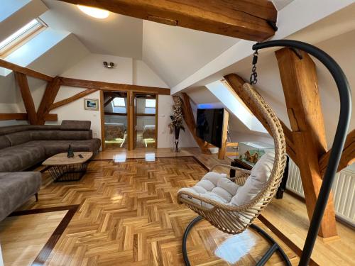 La Luna Rustic Deluxe Apartment with Pool & Jacuzzi Bikes And Covered Parking — Nasice — photo 4