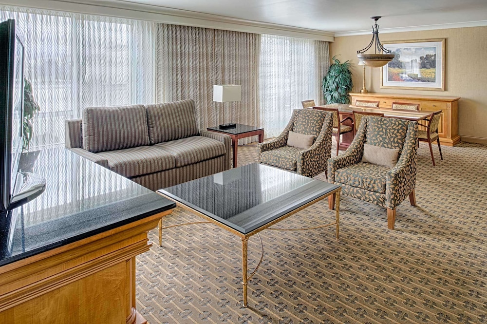 Hilton Seattle Airport & Conference Center - photo 20