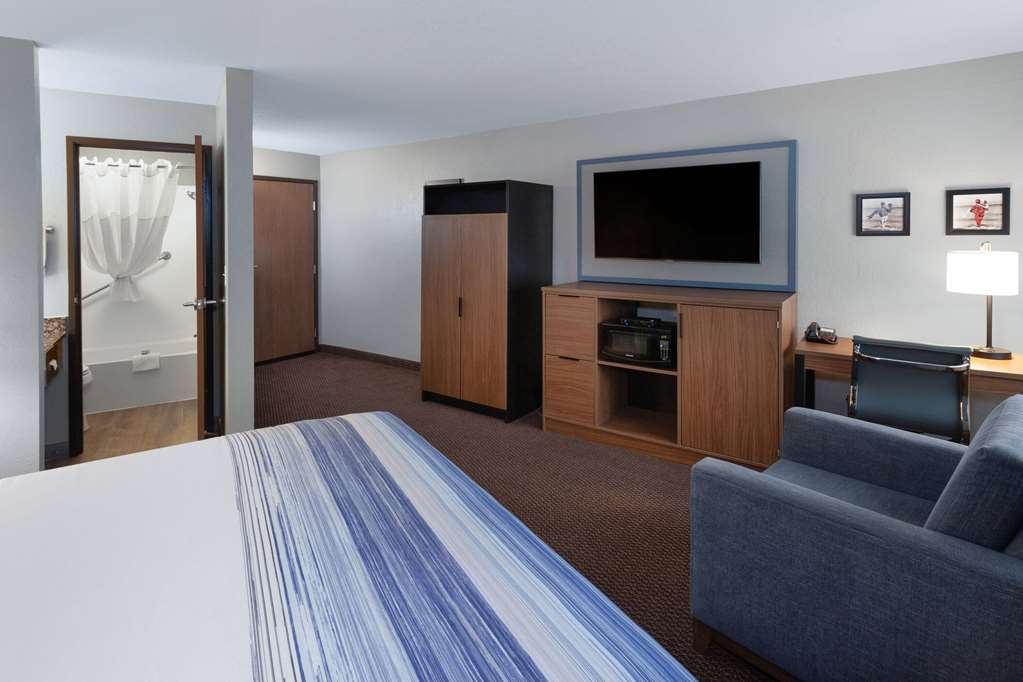 AmericInn by Wyndham New Richmond - photo 54