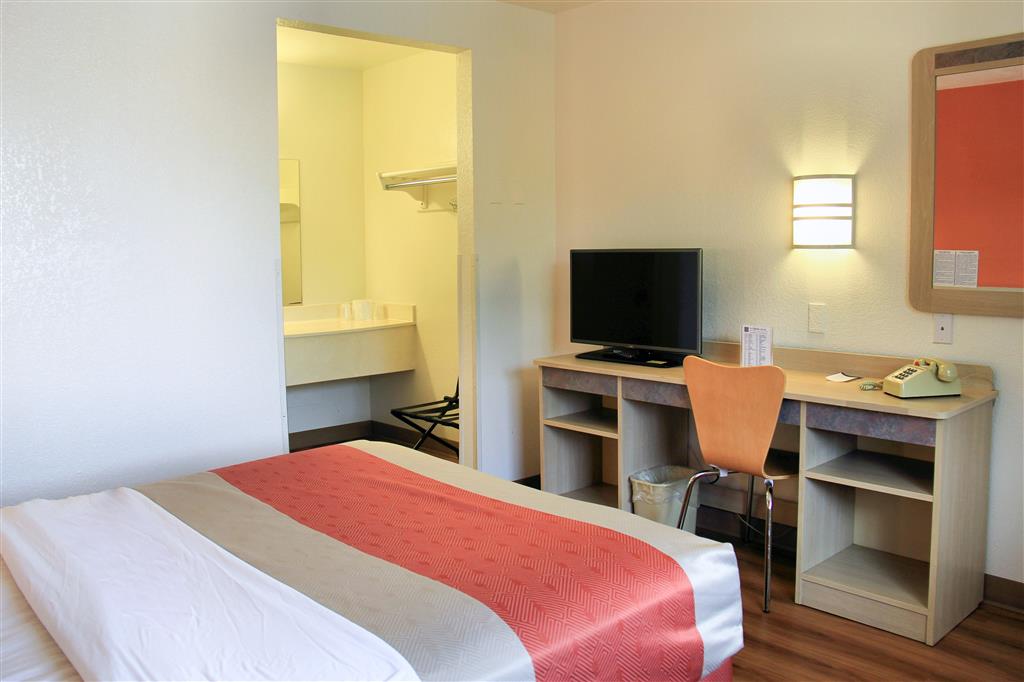 Motel 6 Enfield CT Hartford - photo 5