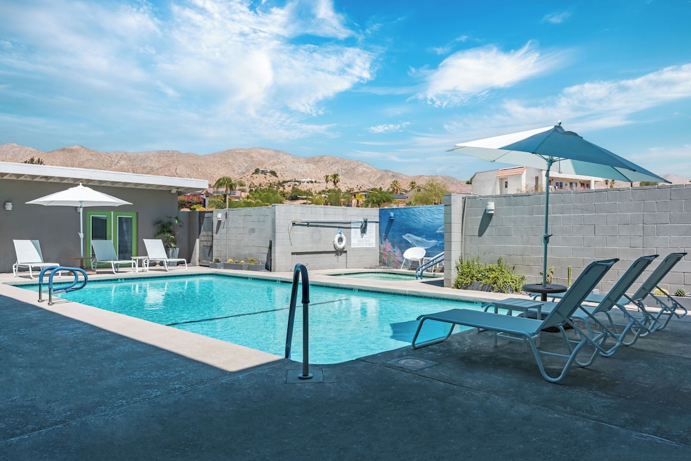 Desert Hot Springs Inn - photo 91