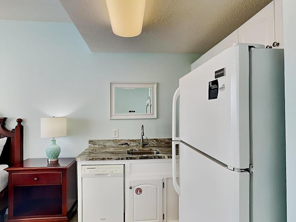 Majestic Beach Towers 1 1412 - photo 22