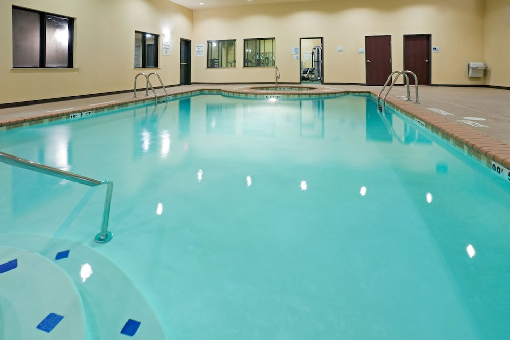Holiday Inn Express & Suites Lubbock West by IHG - photo 16