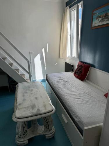 Duplex Cozy Avec Entree Autonome Proche Bus — Drancy