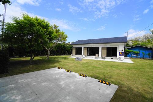 一棟貸しの宿 Okayado — 4-Star Luxury Hotel in Oshima, Japan
