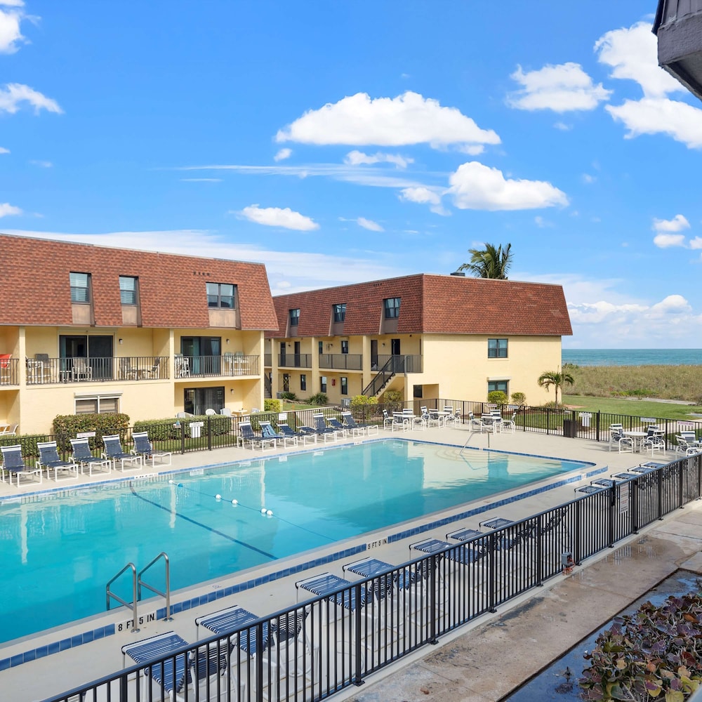 Wave Watcher at Cocoa Beach — 4-Star Luxury Hotel in Cocoa Beach, United States