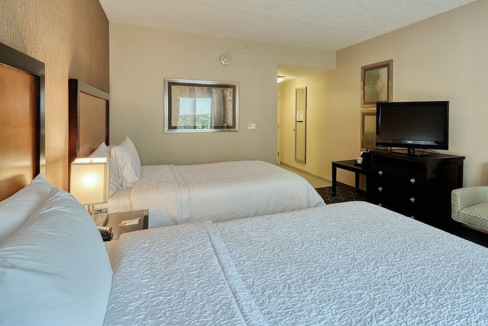 Hampton Inn & Suites Parsippany North - photo 10