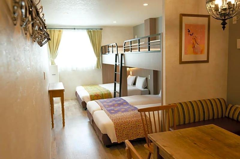 7 Rooms Hotel & Cafe Boutique Designer Hotel 30 mins from Disneyland&Tokyo