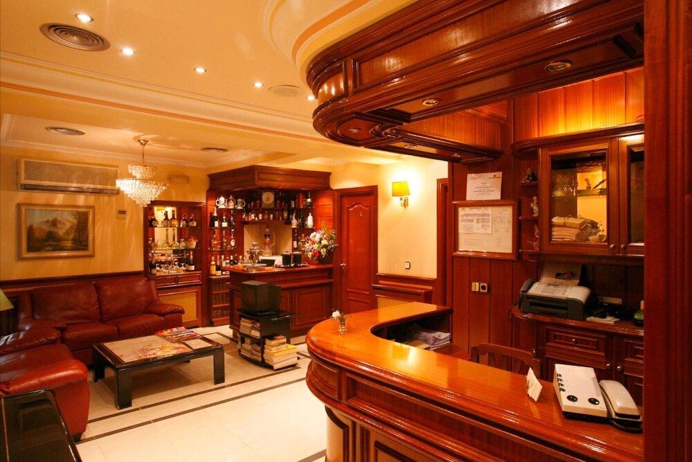 Hostal Victoria III Madrid hotel