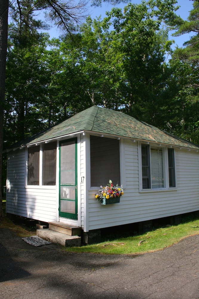 Hinckley's Dreamwood Cottages - photo 48
