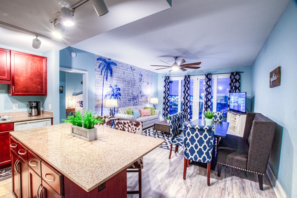 Laketown Wharf Resort by Aneliya's Rentals - photo 605