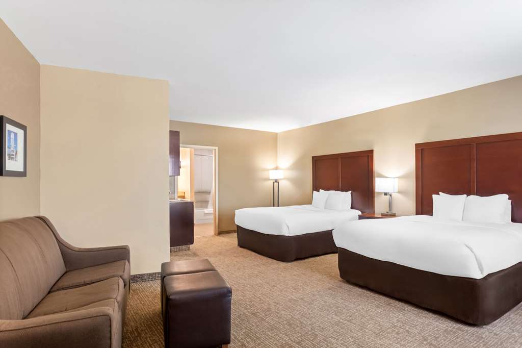 Comfort Suites Gulfport Central - photo 17