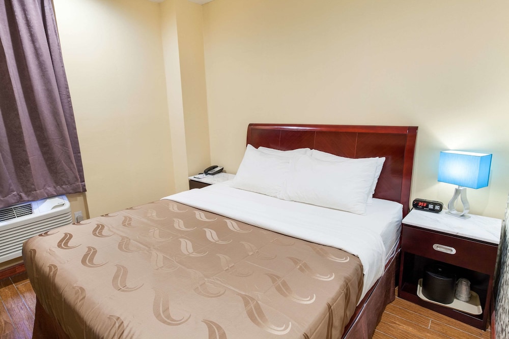 Quality Inn near Sunset Park - photo 15